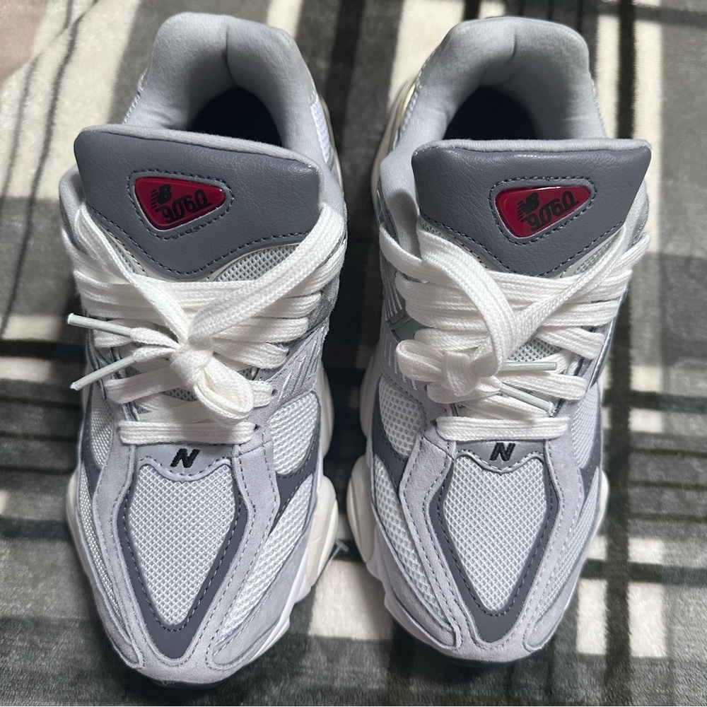 New Balance Men's White and Gray Sneakers with Pink Logo Accent